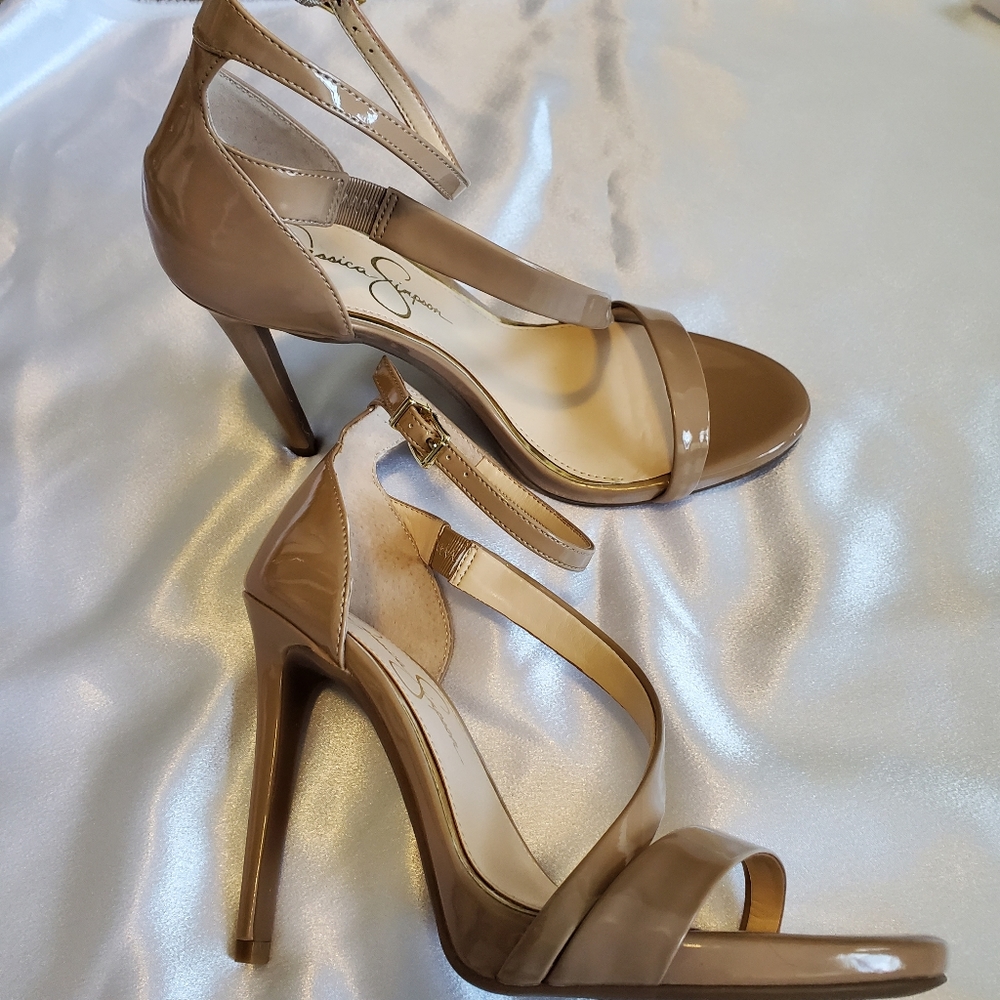 New Jessica Simpson nude patent scrappy pump.